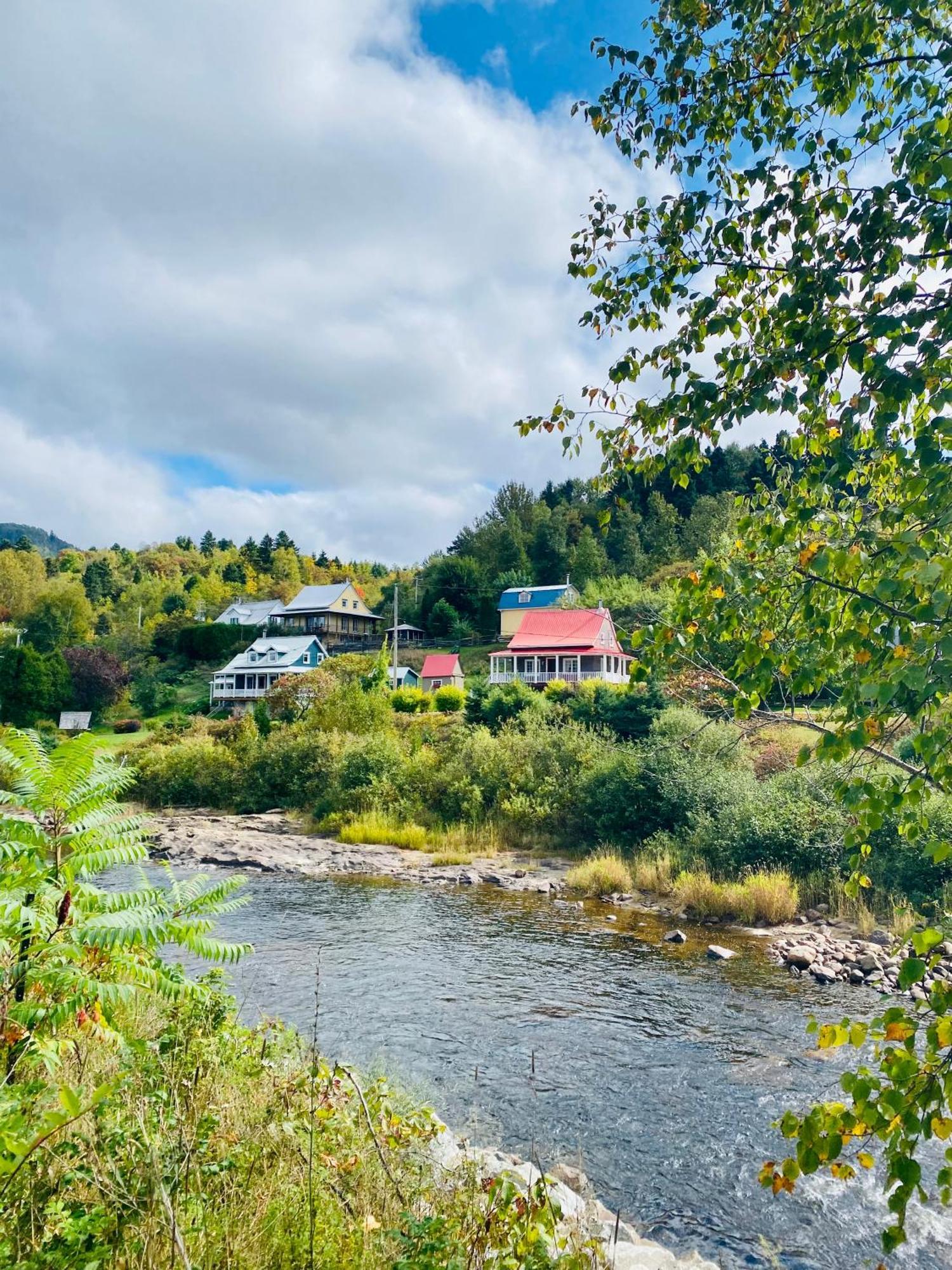 Belle Maison Avec Vue Sur La Riviere L'Anse-Saint-Jean Ngoại thất bức ảnh
