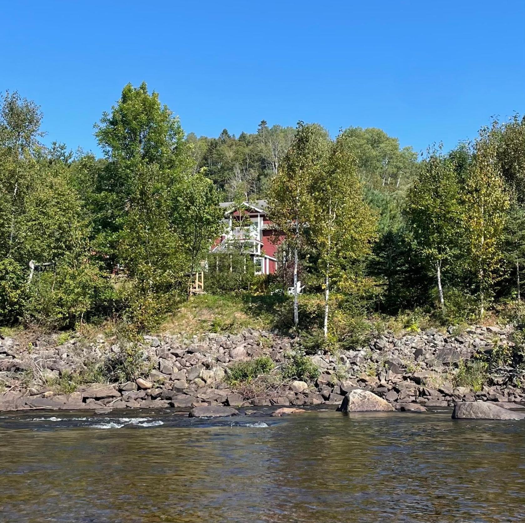 Belle Maison Avec Vue Sur La Riviere L'Anse-Saint-Jean Ngoại thất bức ảnh